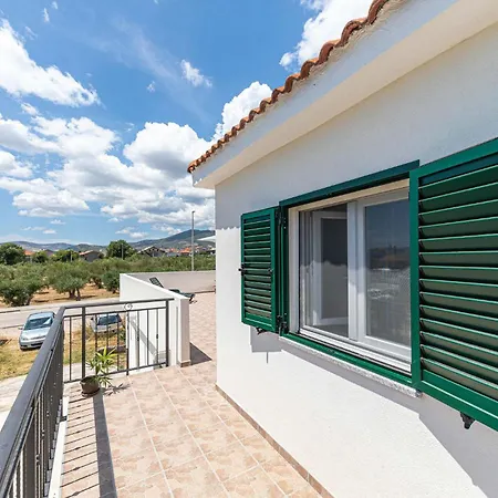 2 Bedroom Front In Kastel Stari * Kaštela
