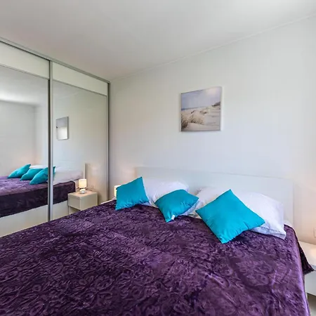 Апартаменты 2 Bedroom Stunning In Kastel Stari