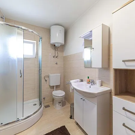 Апартаменты 2 Bedroom Stunning In Kastel Stari *